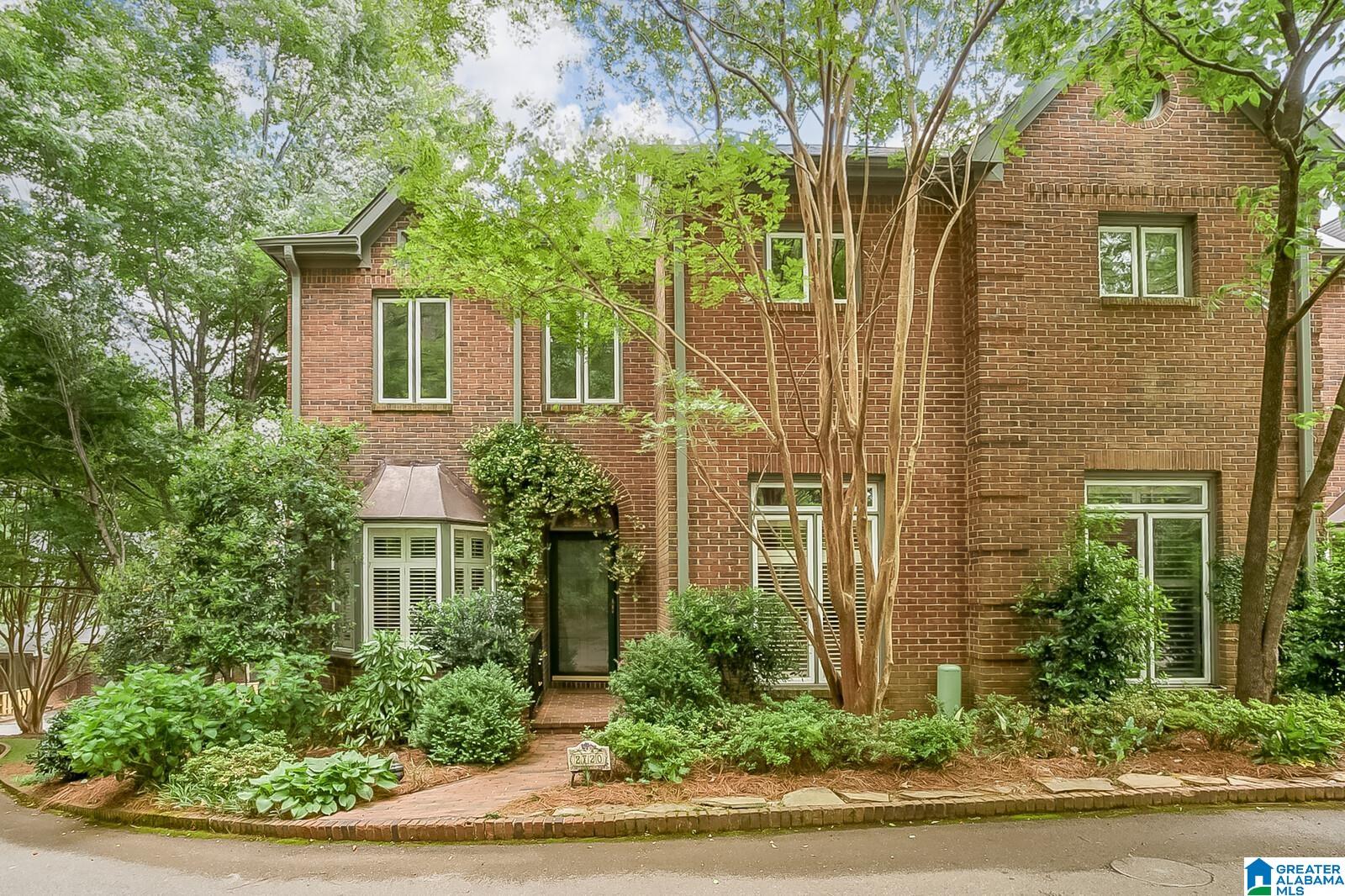 Photo of 2720 CARRIAGE PLACE MOUNTAIN BROOK