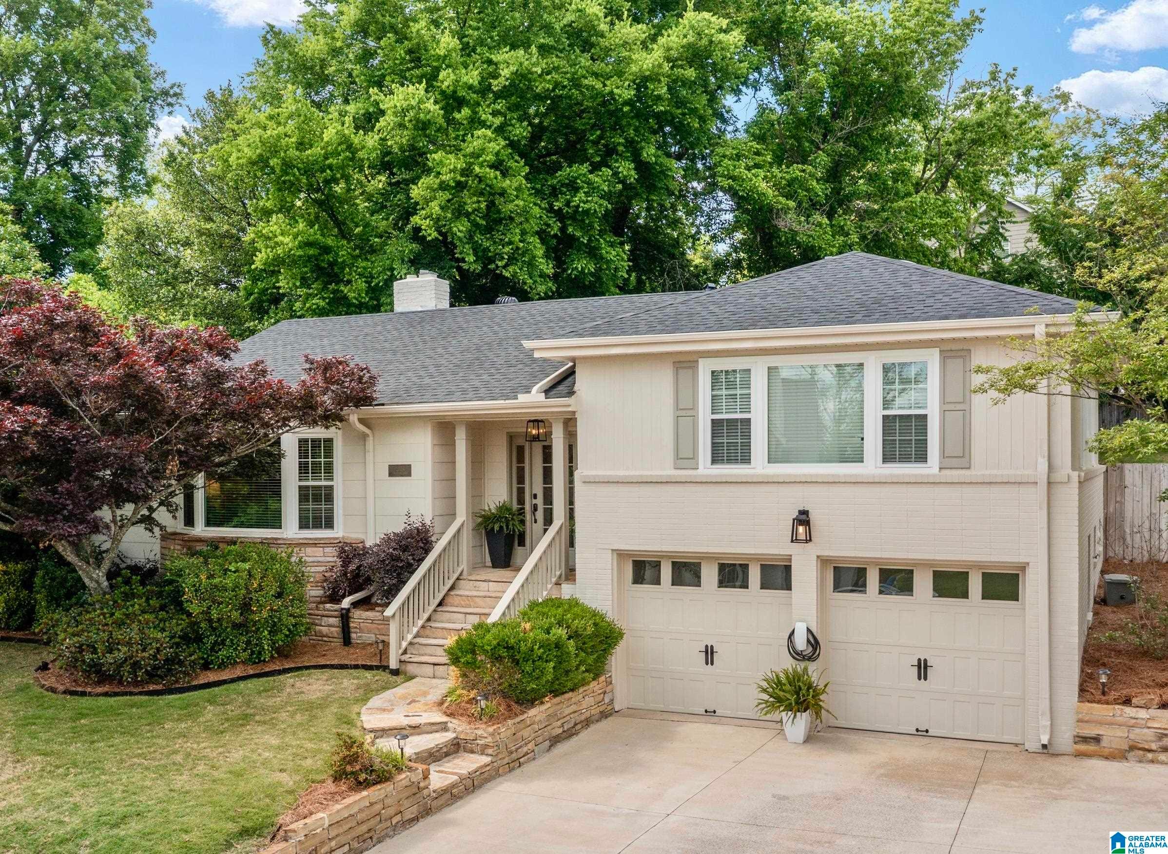 Real Estate Photo Of 2024 Chestnut Road Vestavia Hills