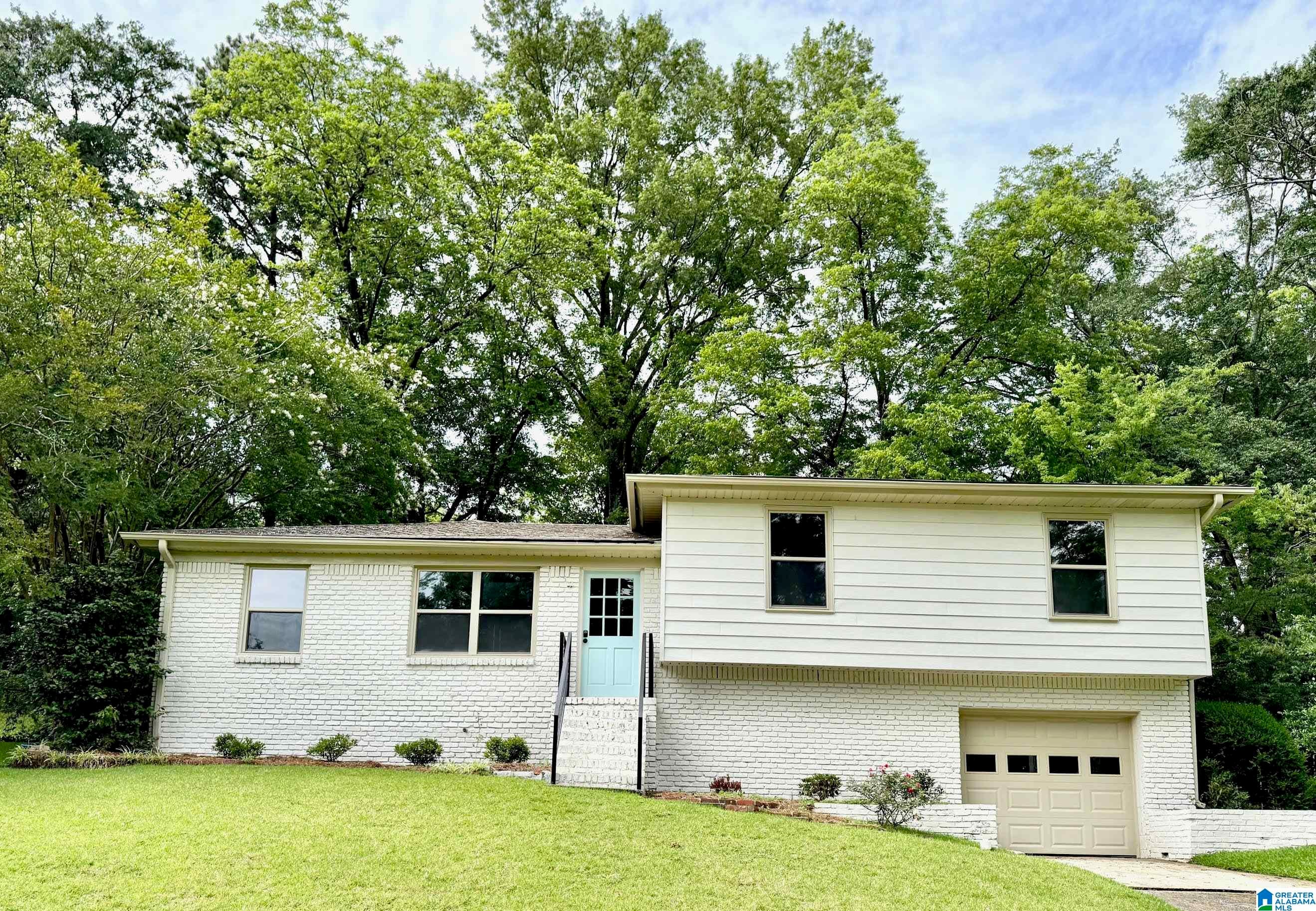 Real Estate Photo Of 668 Edgemoor Drive Homewood