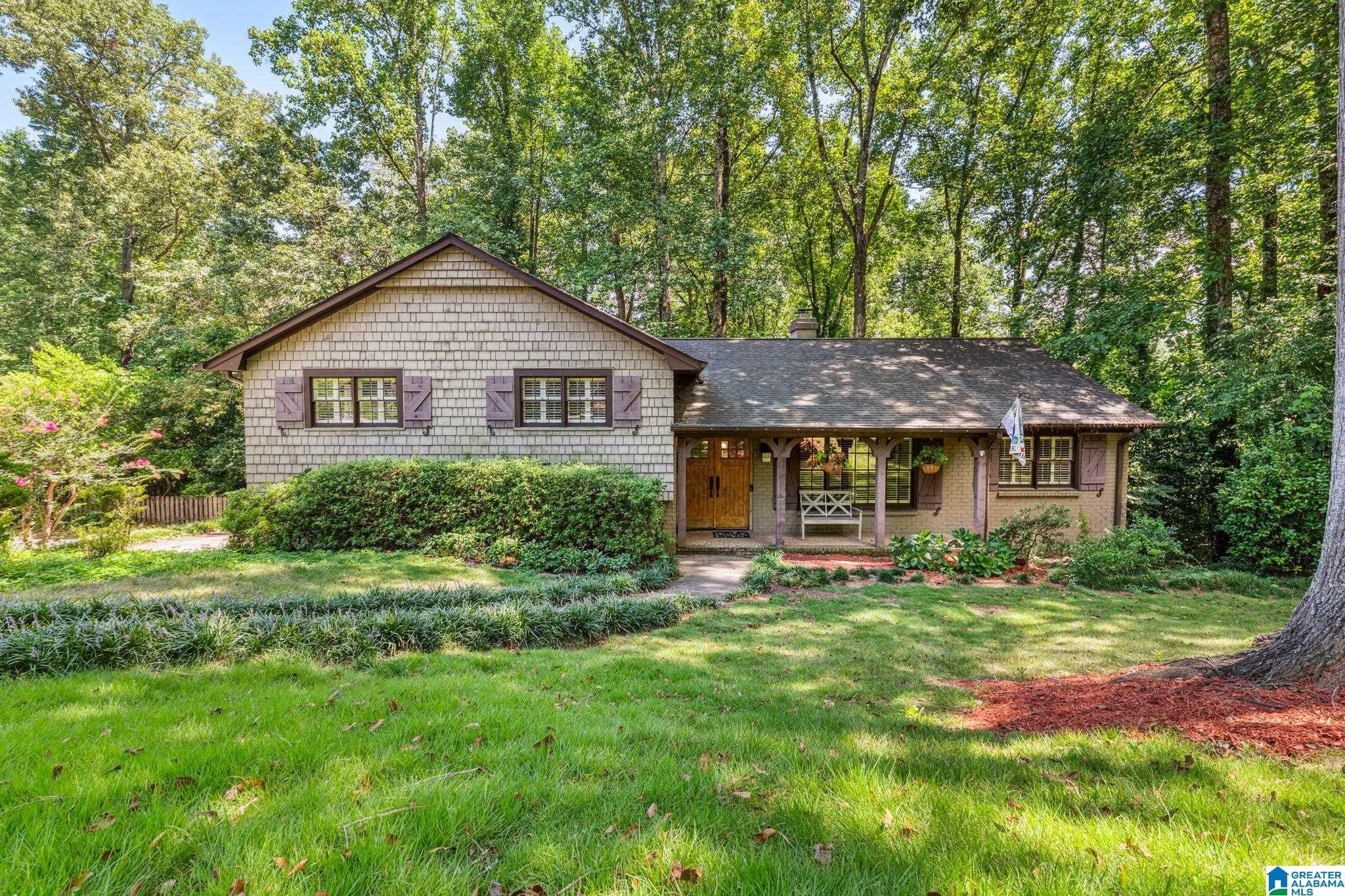 Photo of 3611 KNIGHTSBRIDGE ROAD MOUNTAIN BROOK