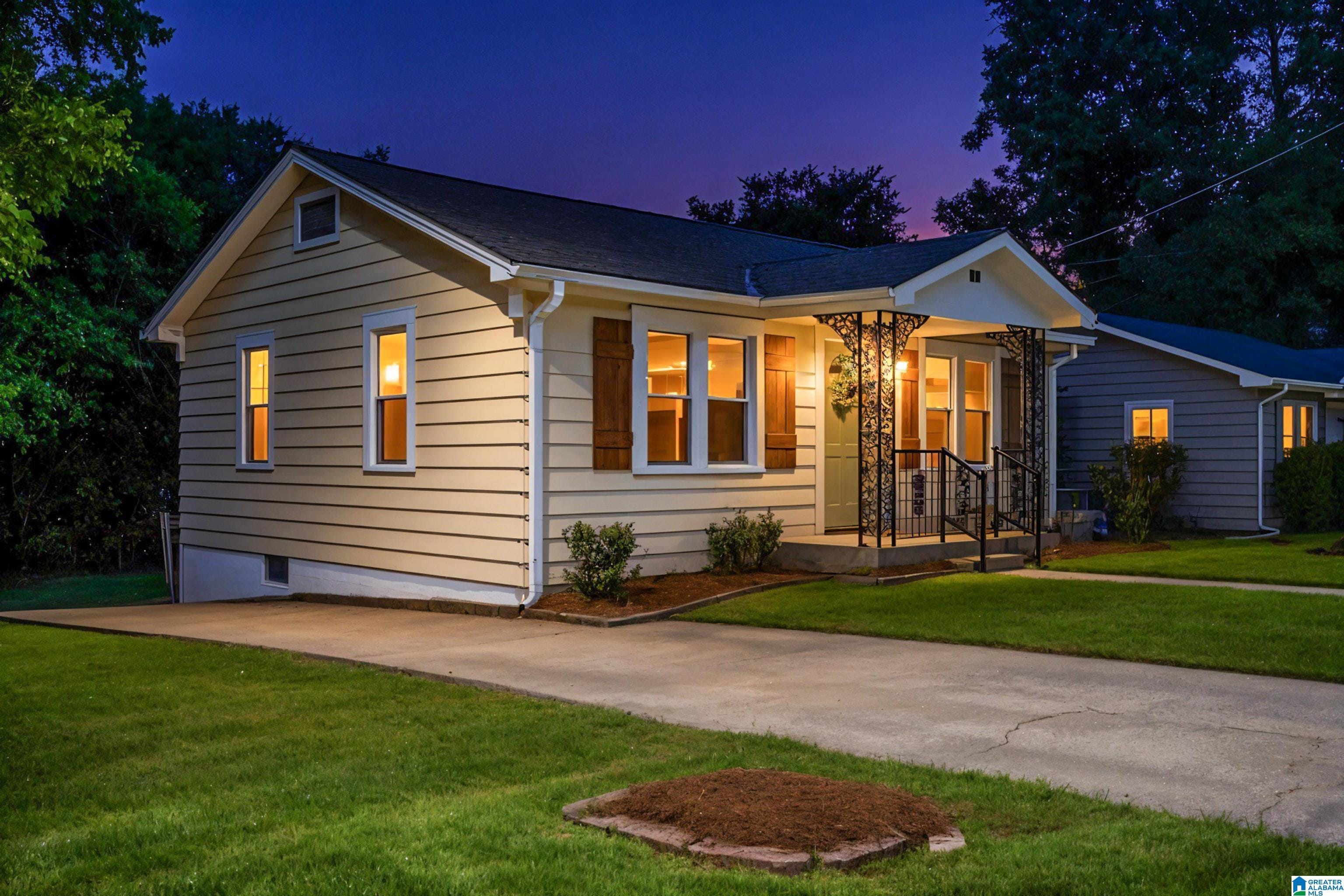 27 new + coming soon homes in Birmingham—August 29-31 25 Photo of 2008 4TH AVENUE IRONDALE