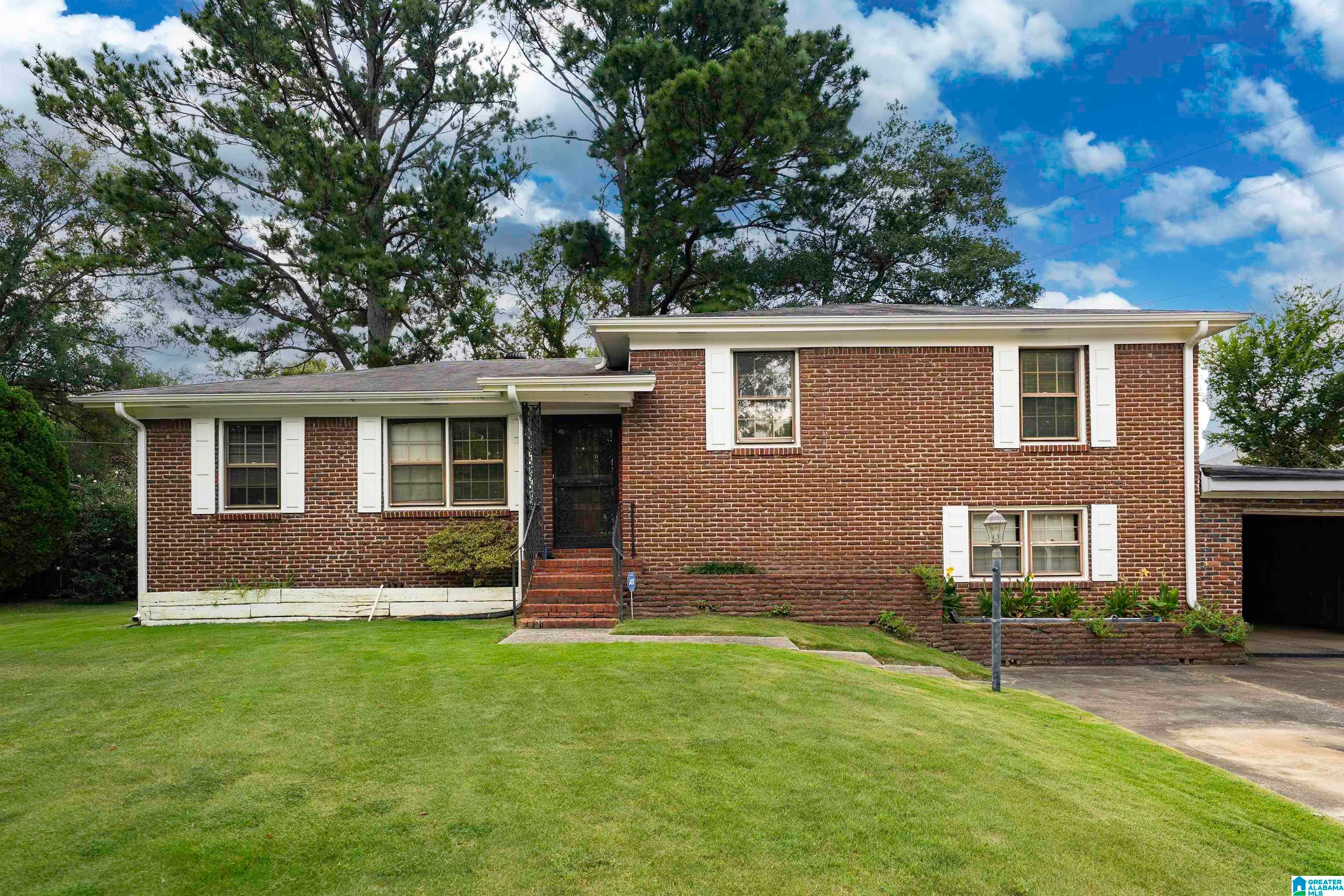 27 new + coming soon homes in Birmingham—August 29-31 12 Photo of 101 RIDGEMOOR DRIVE HOMEWOOD