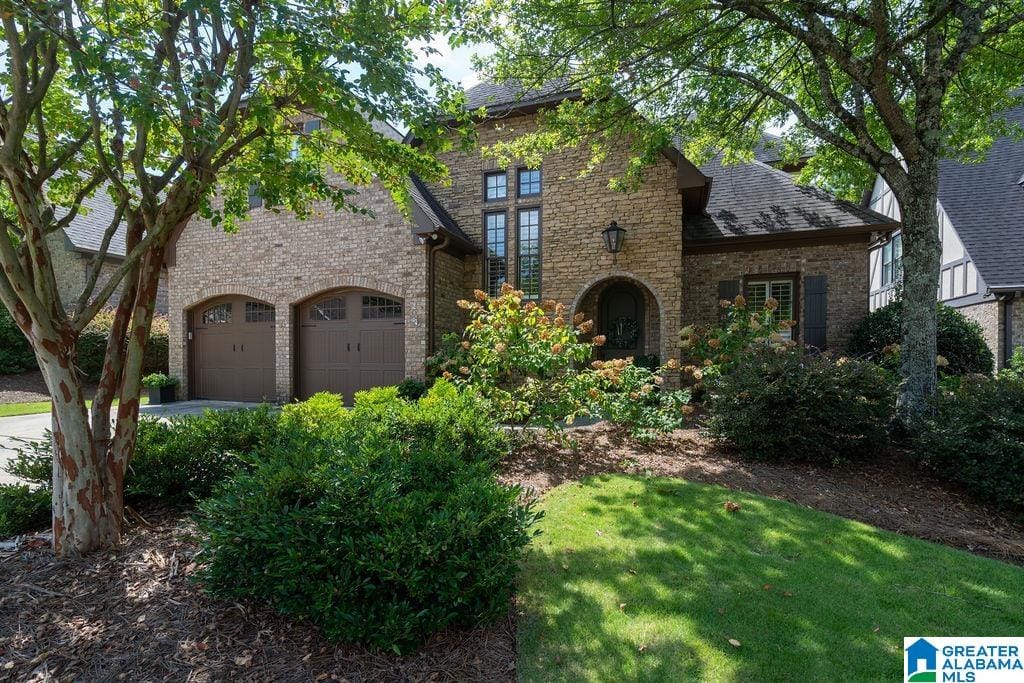 12 new + coming soon homes to check out this weekend in Birmingham—Sept. 5-7 2 Photo of 1673 WARREN LANE VESTAVIA HILLS