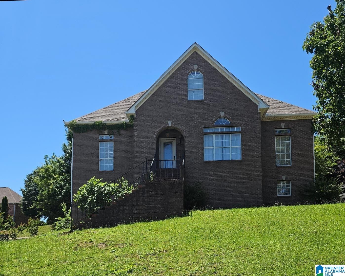 Real Estate Photo Of 1439 Cambridge Boulevard Fairfield