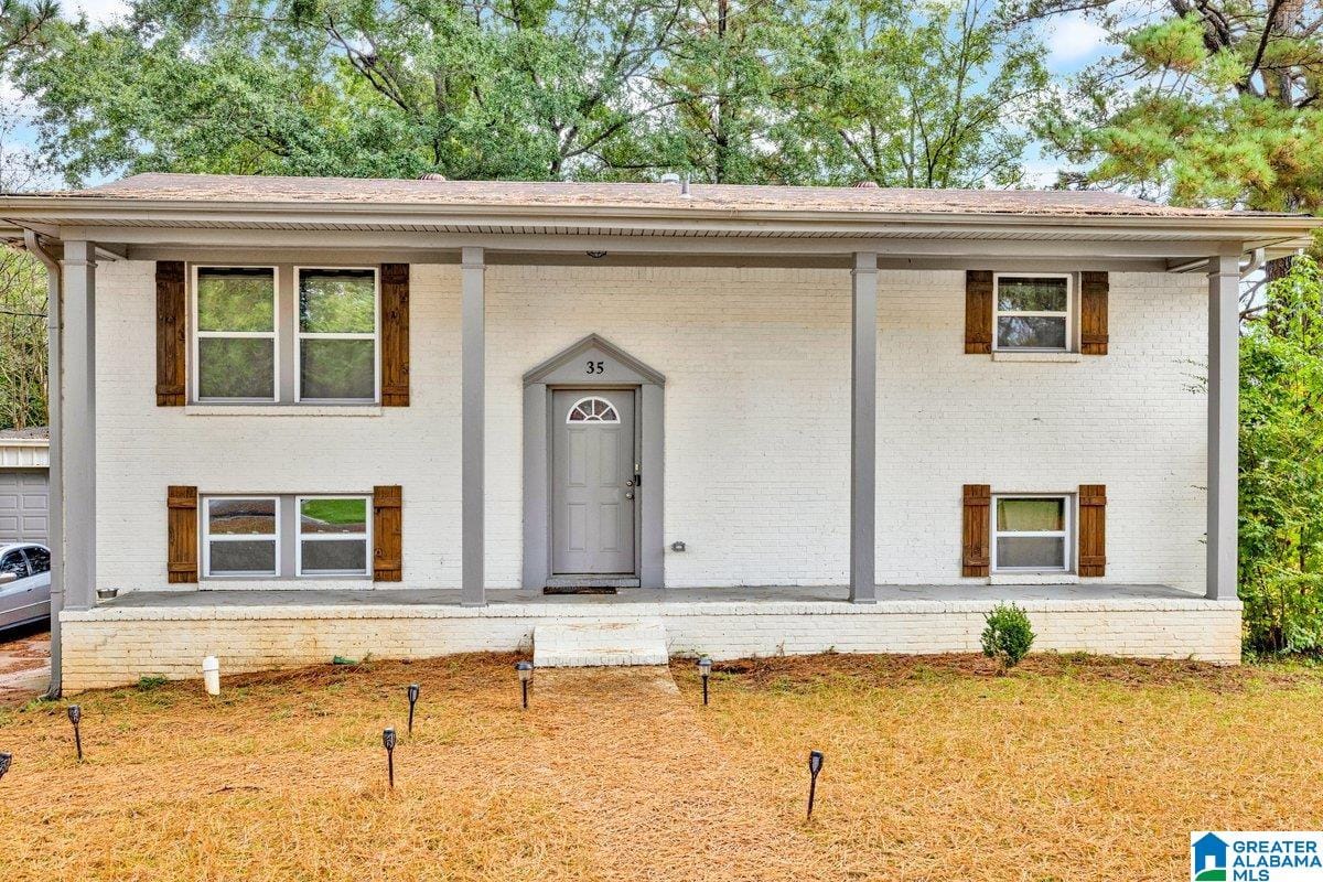 Real Estate Photo Of 35 Linden Circle Hueytown