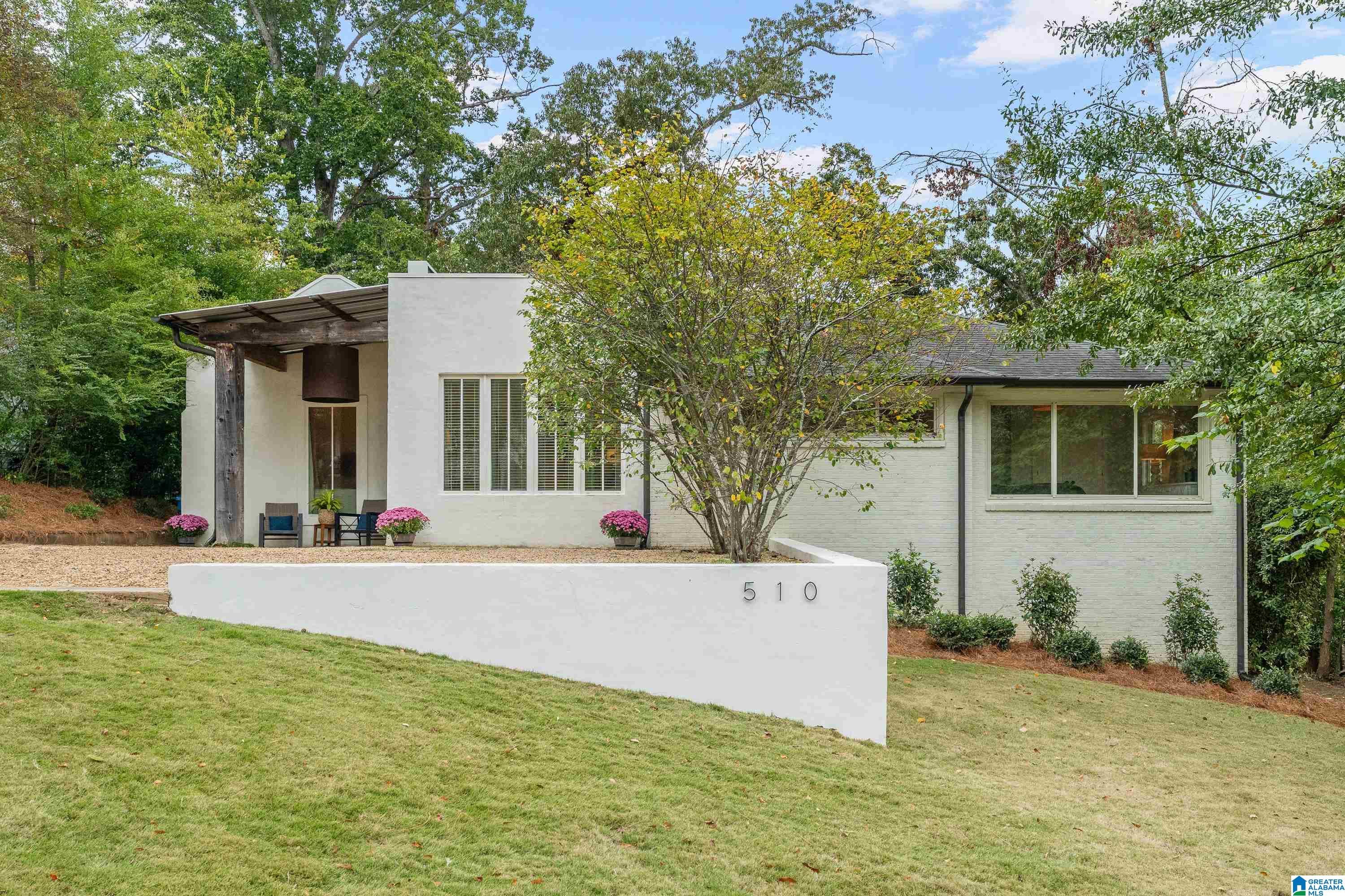 26 new home listings in Birmingham you won't want to miss—Oct. 31-Nov. 2 4 Photo of 510 YORKSHIRE DRIVE HOMEWOOD