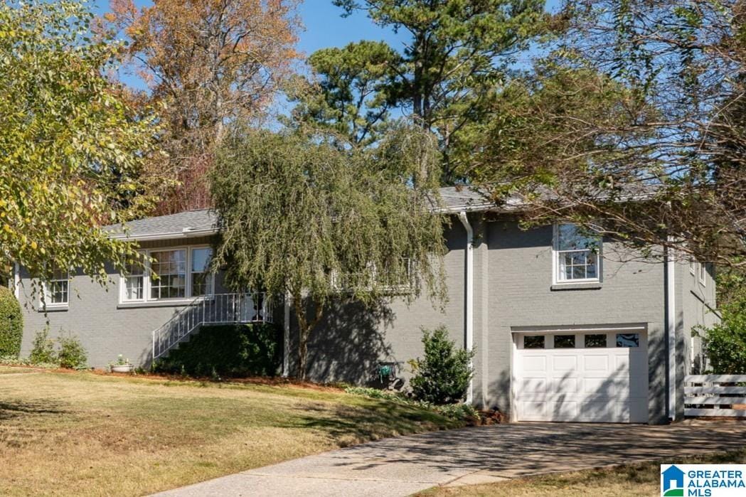 24 Birmingham-area homes on the market now—Nov. 7-9 14 Photo of 1400 HOLLY OAK DRIVE VESTAVIA HILLS