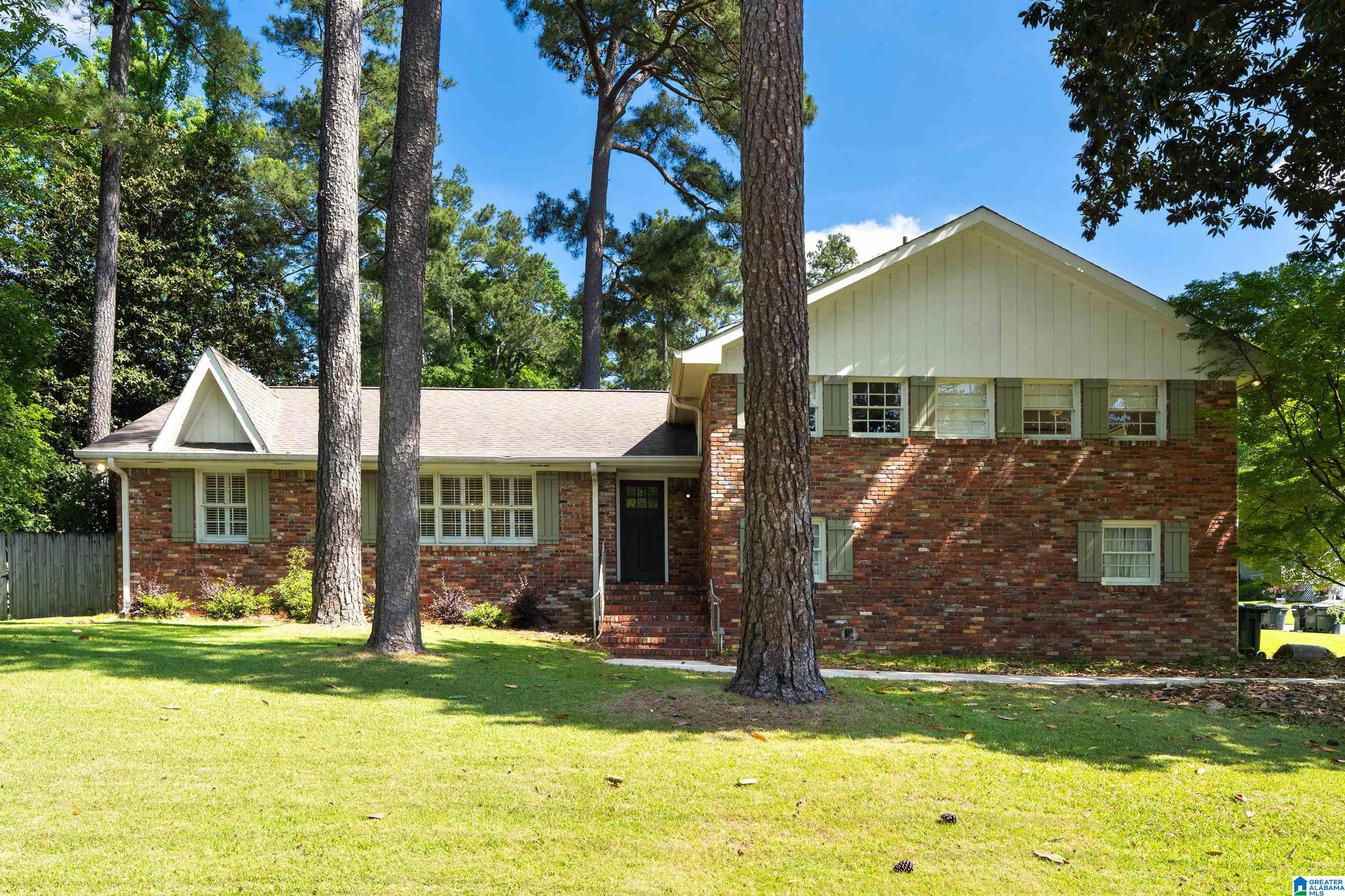 Photo of 2300 CROSSGATE TRAIL VESTAVIA HILLS