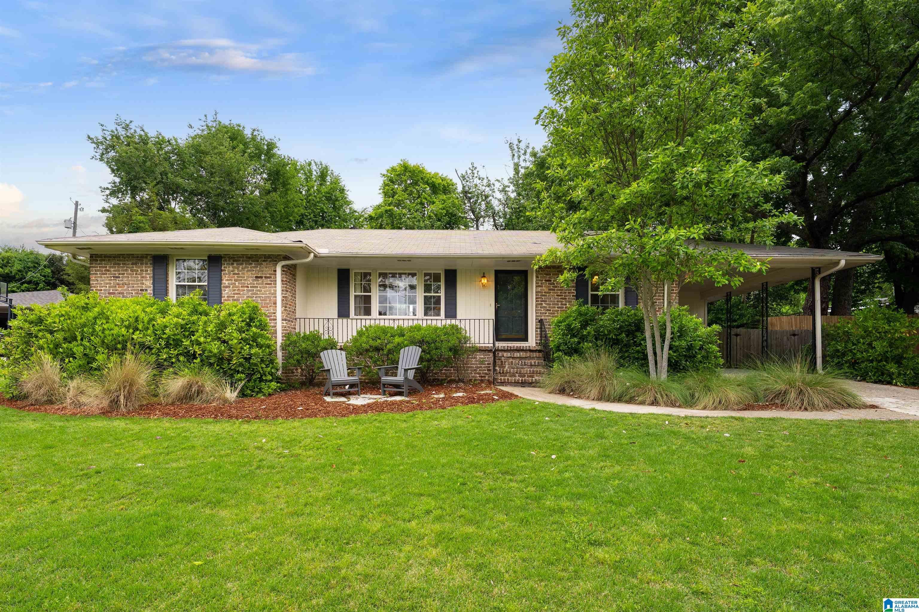 Photo Of 1844 Laurel Road Vestavia Hills