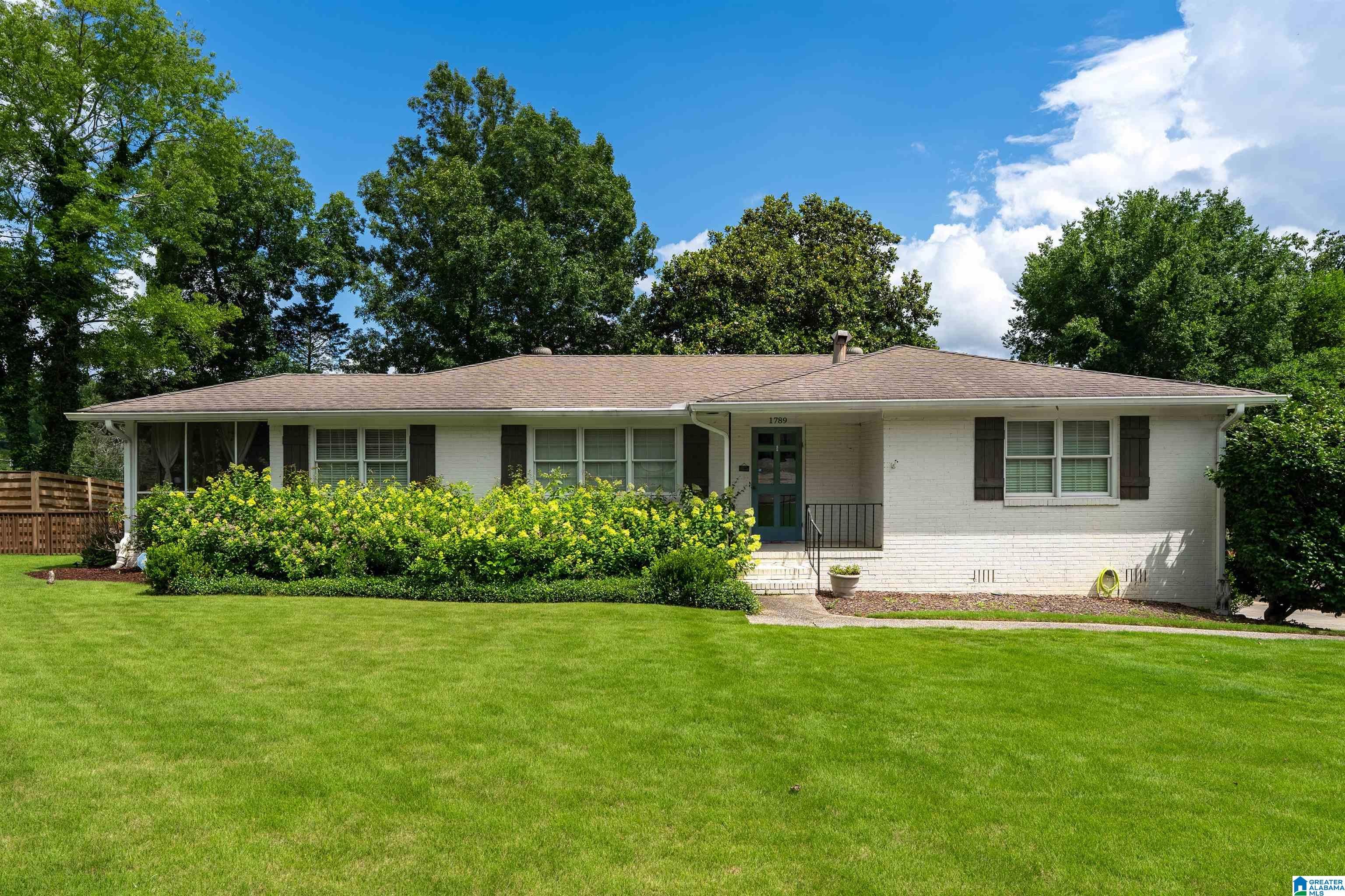 Photo Of 1789 Vestaview Lane Vestavia Hills