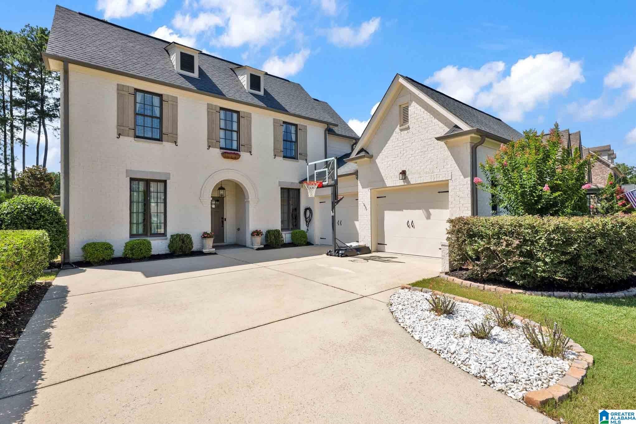 16 homes on the market now in Birmingham (July 24-26) 3 Photo of 319 KILKERRAN CIRCLE PELHAM