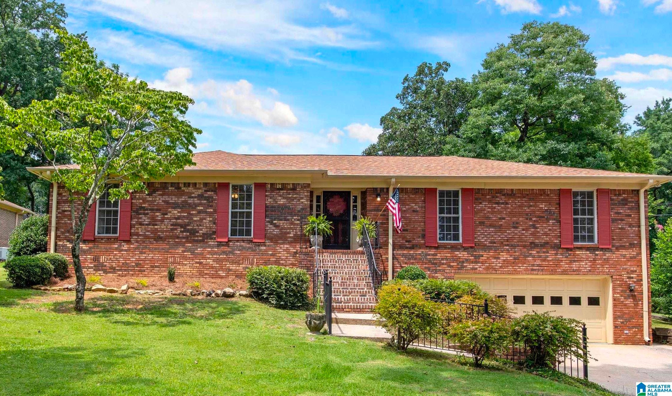 Photo of 1828 JACOBS LANE VESTAVIA HILLS