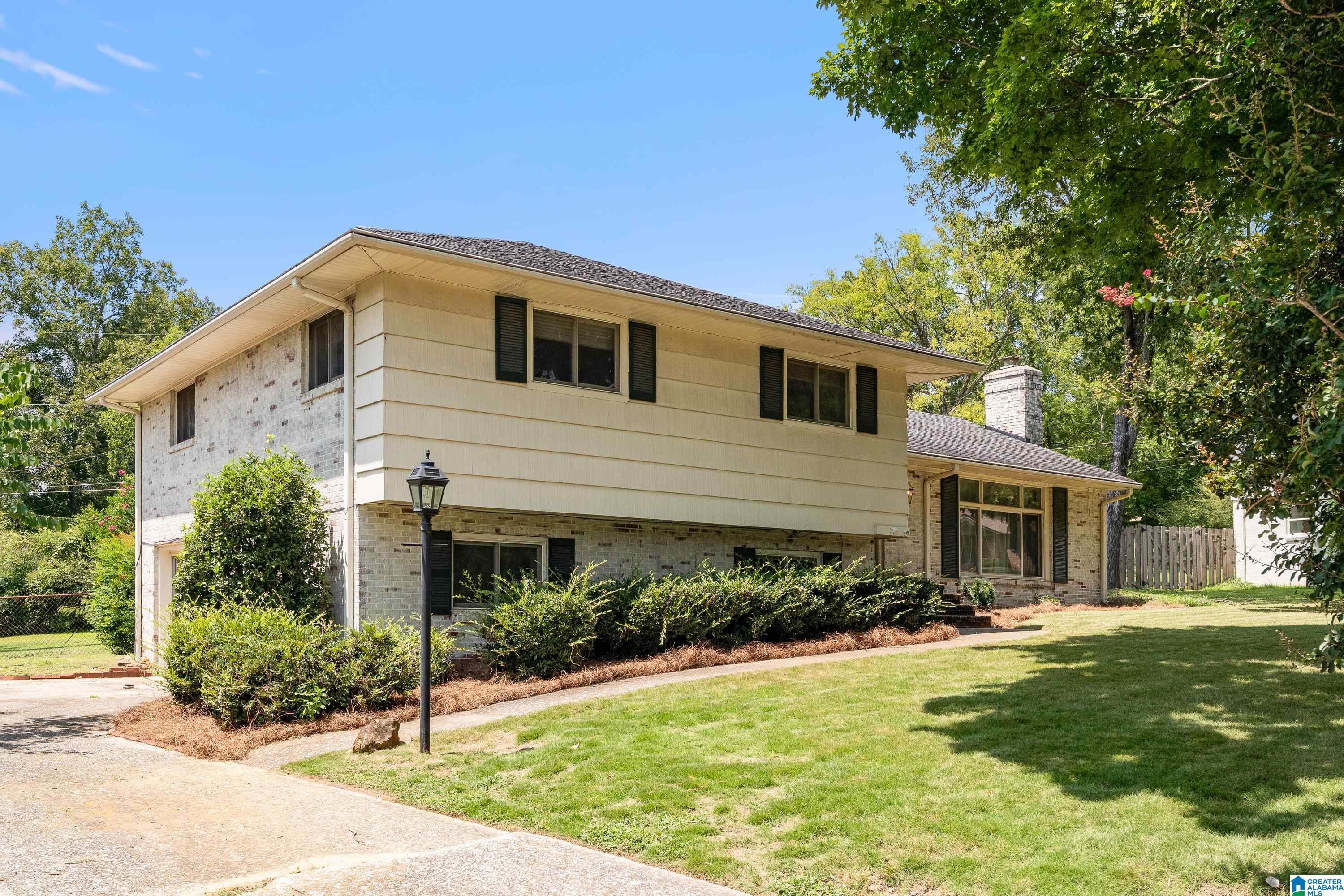 Birmingham Home Listings: See what's on the market now (Aug. 14-16) 8 Photo of 2204 BROOKDALE LANE VESTAVIA HILLS