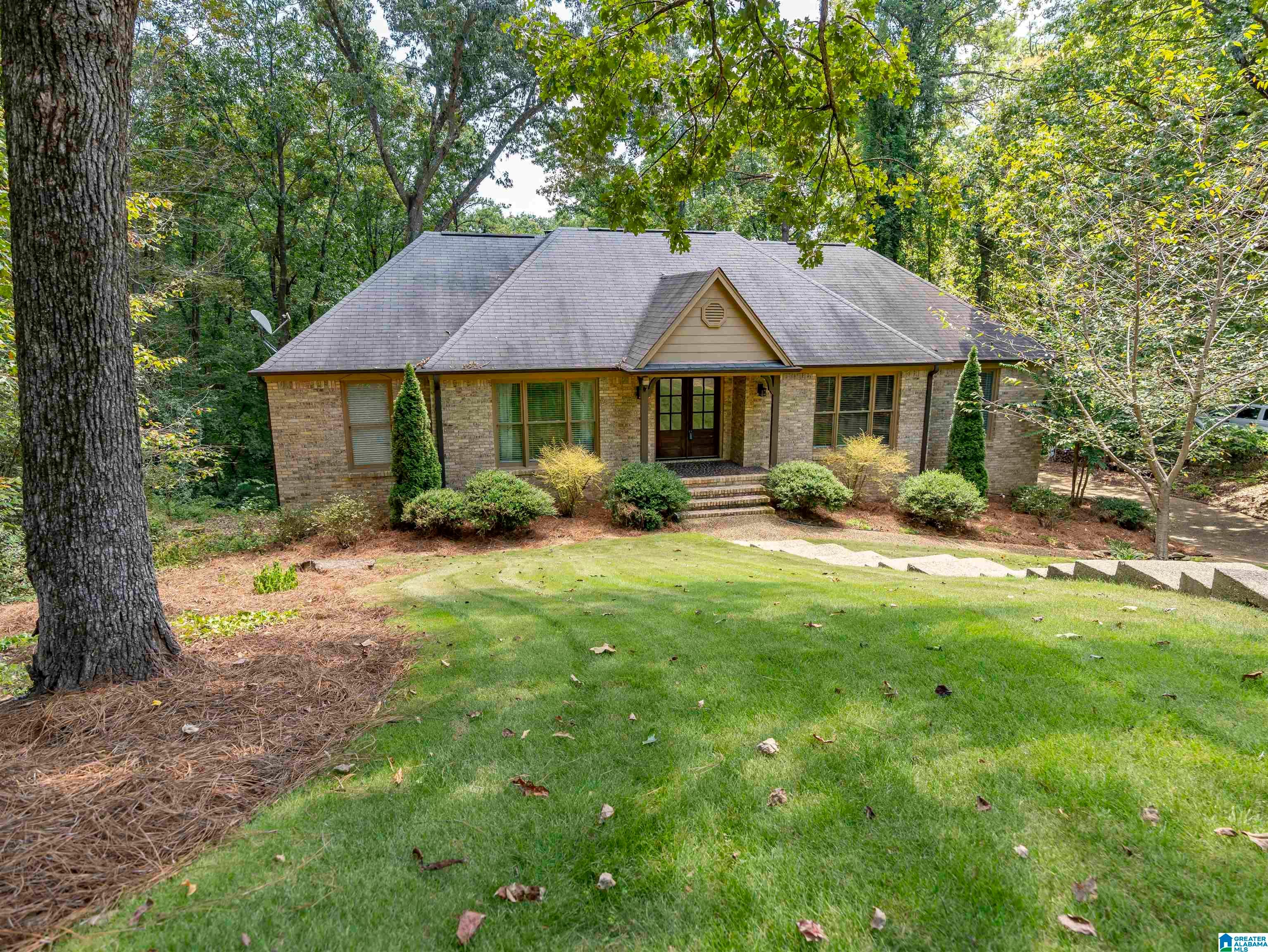 15 homes on the market now across Birmingham 6 Photo of 1191 RIVERCHASE PARKWAY HOOVER