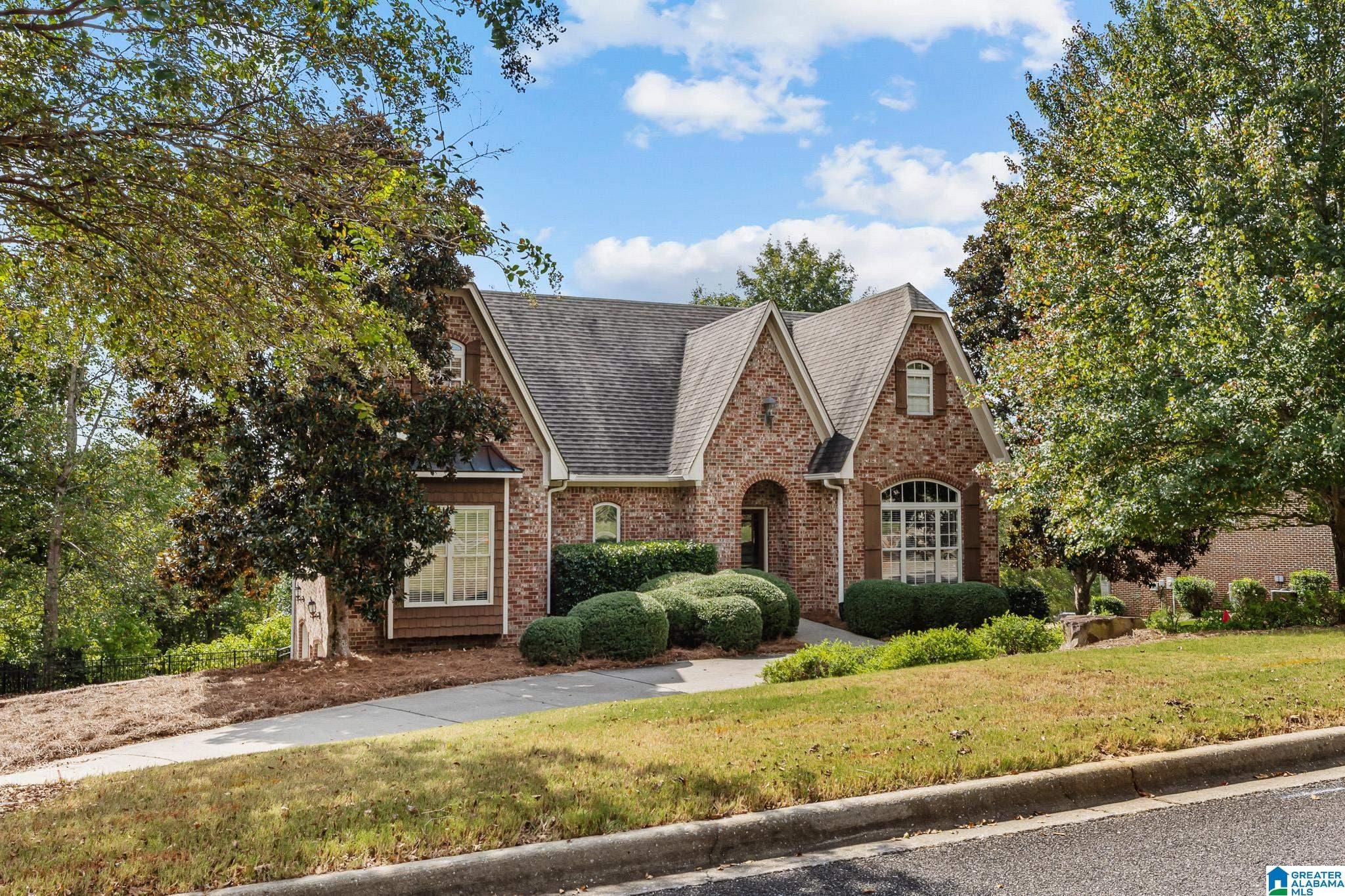 14 homes on the market now in Birmingham 3 Photo of 8533 HIGHLANDS TRACE TRUSSVILLE