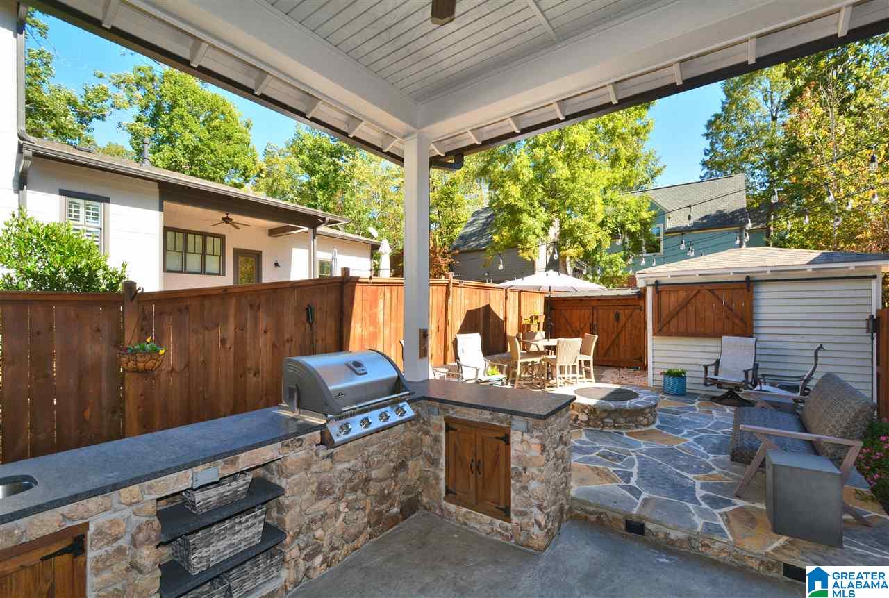865559 1 Bungalows to Contempory. Open Houses for Jan. 10-12