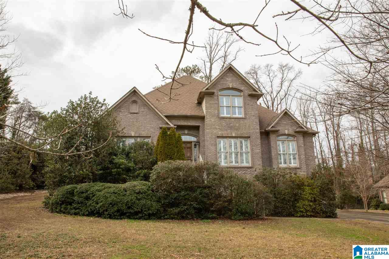 871700 1 Garden Home to Colonial - Open Houses for Feb. 21-23