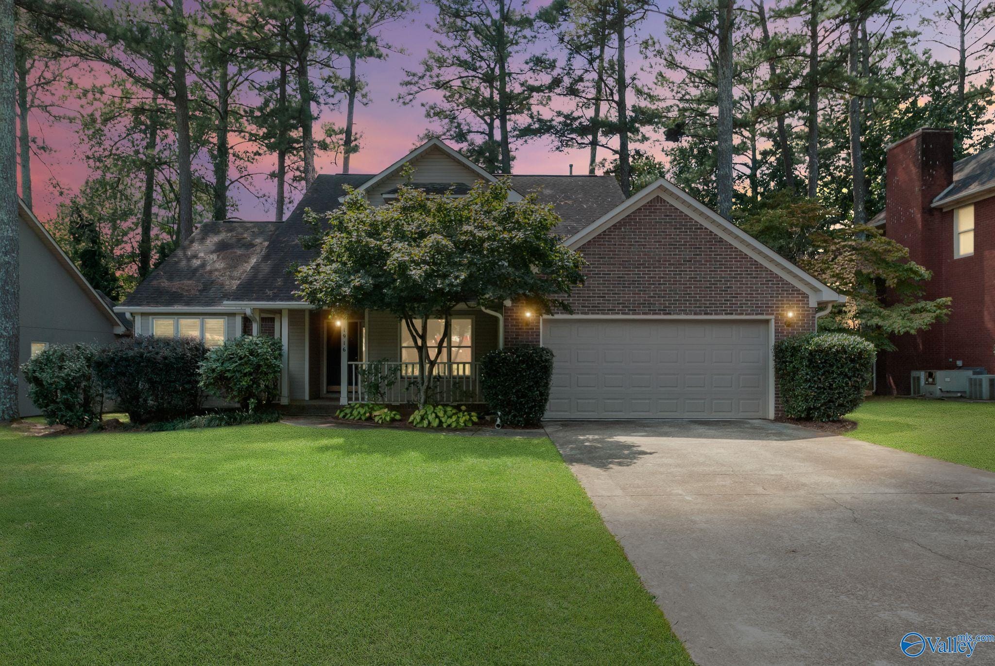 Take a look at these 9 home listings here in the Huntsville area 9 Photo of Huntsville