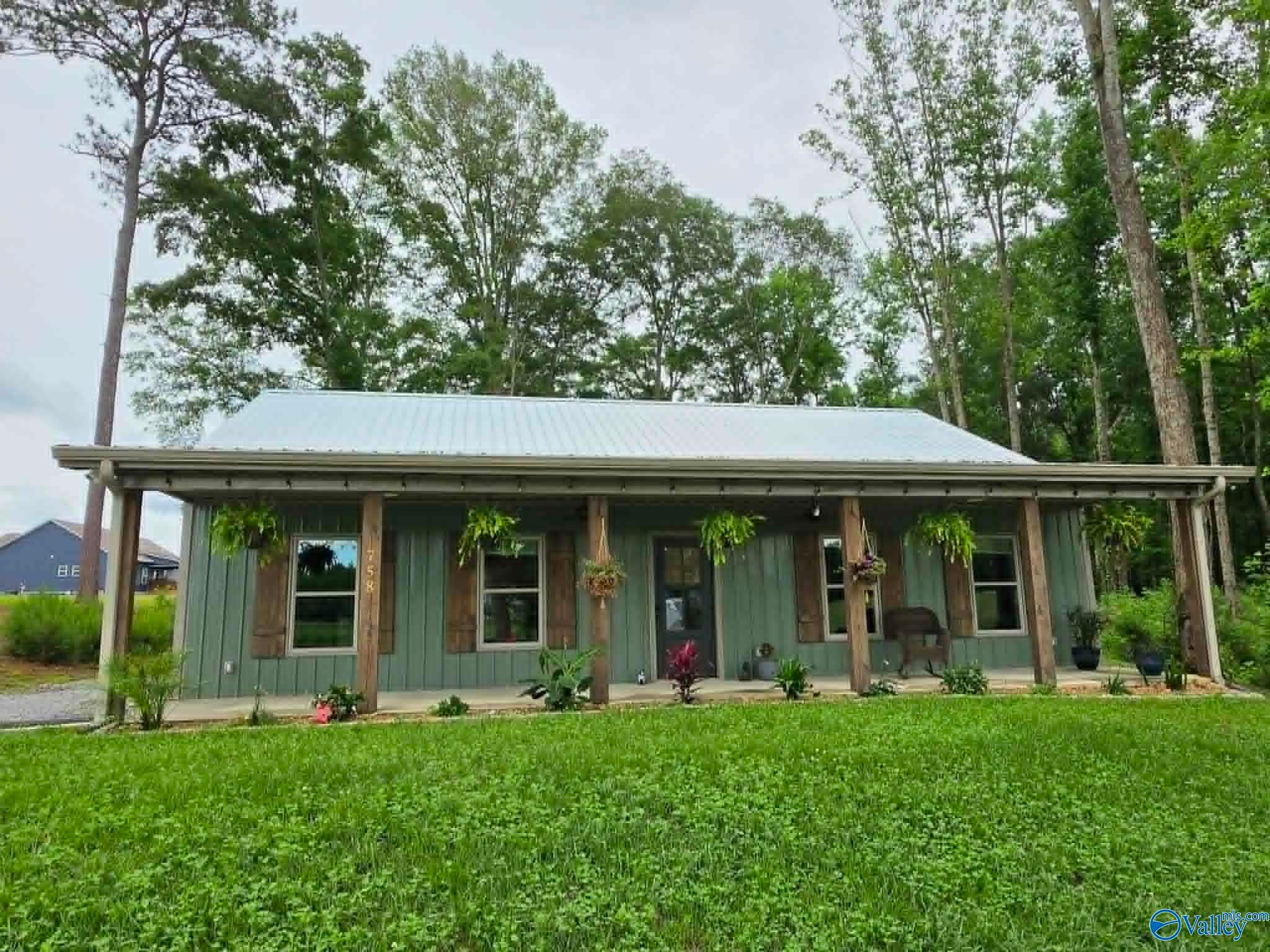 Photo of  Hanceville