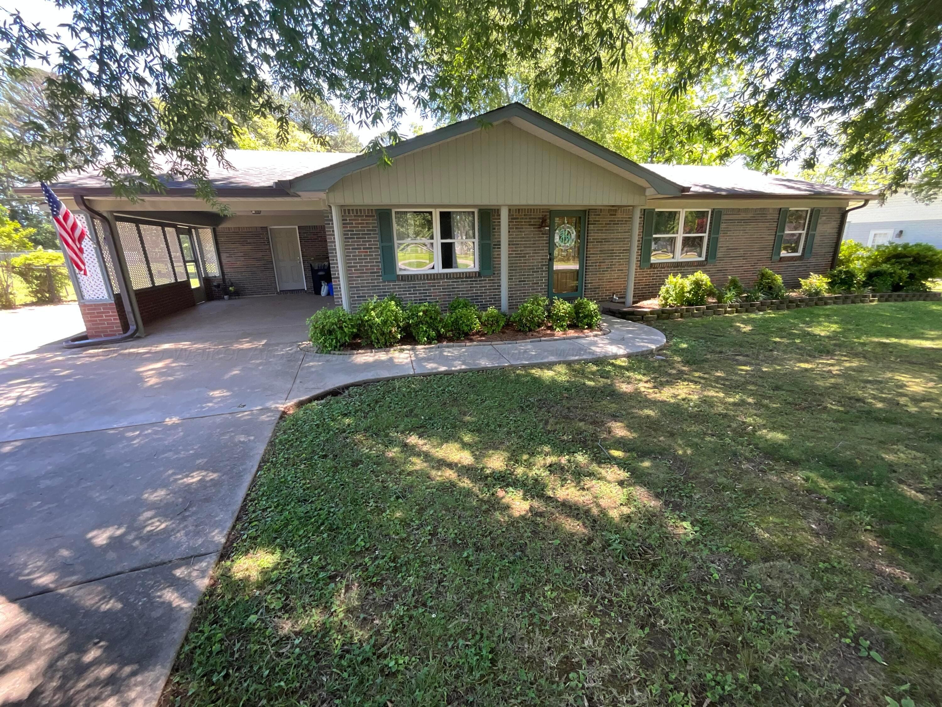 Real Estate Photo Of 1728 Primrose Cullman
