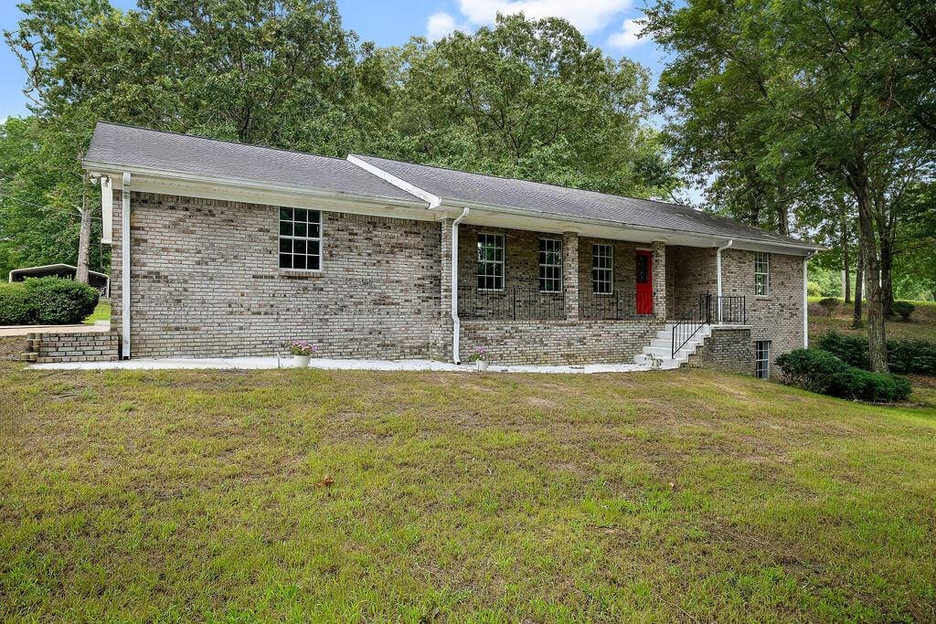 Real Estate Photo Of 5706 Al-195 Jasper