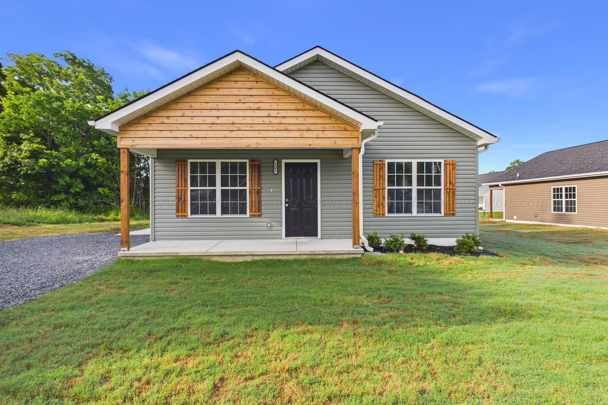 Photo Of 1309 Commercial Hanceville